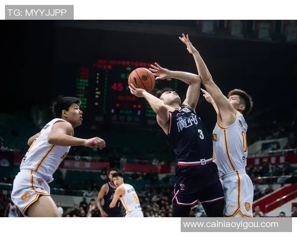 深圳篮球队比赛经验分析与提升策略探讨 深圳篮球队比赛经验分析与提升策略探讨